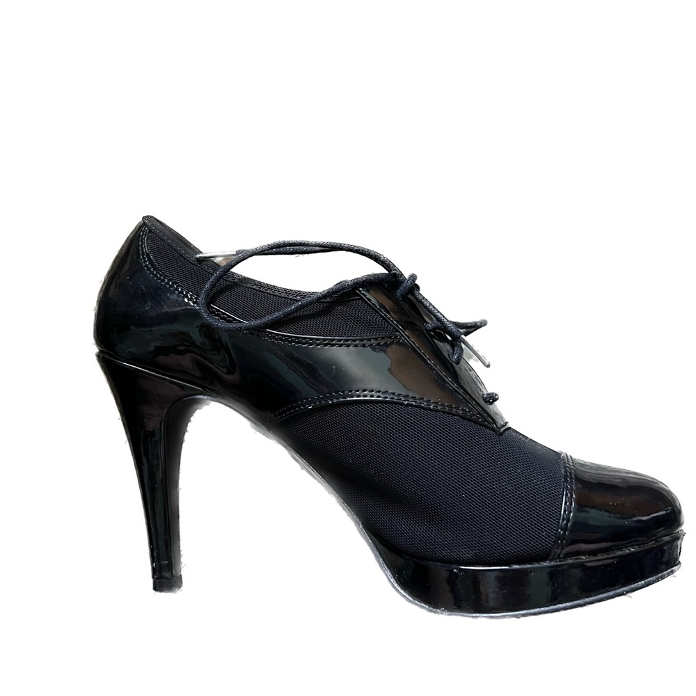 Black Heel with Laces | impo Stretch